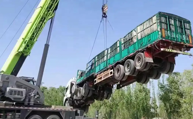墨江道路脱困救援案例